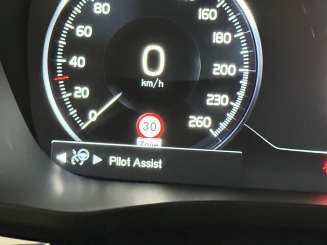 Volvo XC60 2.0 T4 Momentum Pro