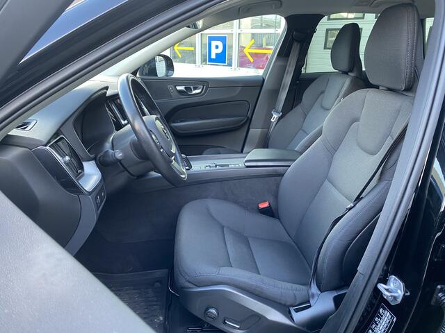 Volvo XC60 B5 Momentum Pro | Trekhaak | Pilot Assist | Apple CarPlay | Stuurverwarming