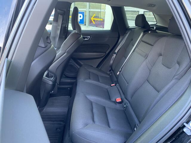 Volvo XC60 B5 Momentum Pro | Trekhaak | Pilot Assist | Apple CarPlay | Stuurverwarming