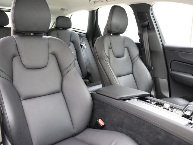 Volvo XC60 B4 211pk Plus Dark / FULL-LED / PDC + CAM / Trekhaak / BLIS / Adapt. Cruise / Stoel + Stuurw. Verwarming / Elektr. Stoelen + geheugen / Elektr. achterklep /