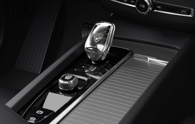 Volvo XC60 T8 455pk Long range AWD Polestar Engineered / Google infotaiment / Adapatieve cruise control / BLIS/ Panoramamisch schuif-kanteldak / Stoel- en stuurwielverwarming / Apple Carplay / Head-up display / Gelamineerde ramen / 22"Velgen / Bowers & Wilkins audio