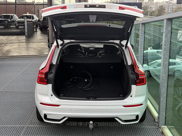 Volvo XC60 2.0 Recharge T8 AWD Ultra Dark Long range, Hybride, Automaat, Luchtvering, Bowers&Wilkins audio, 21 inch R-design wielen, Panoramadak, 360 graden parkeercamera, Trekhaak semi elektrisch wegklapbaar, Full options