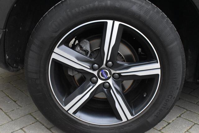 Volvo XC60 T5 245PK Automaat R-Design Navigatie / Parkeersenoren V.&A. + Parkeercamera achter / Elek. verstelbare best. stoel met geheugen / SunRoof / Stoelverwarming voor / Elek. bedienbare achterklep / Thuiskomer / Standkachel/