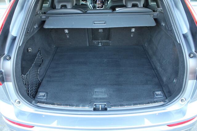 Volvo XC60 B4 Automaat R-Design Key Less | Park Assist V+A en Camera | Harman Kardon | Elec Stoelen