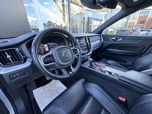 Volvo XC60 2.0 T5 R-Design | Eerste Eigenaar | Trekhaak | 360 Camera | Vol Leer | Panoramadak | Enz...