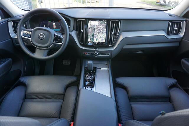 Volvo XC60 2.0 Recharge T6 AWD Plus Dark | Adaptive cruise control | 360° camera | Trekhaak | Stoel- en stuurverwarming | Dode hoek detectie BLIS |