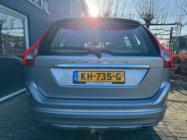 Volvo XC60 2.0 D4 Momentum 190pk + Leder + 18inch Lmv + Xenon -Nette staat