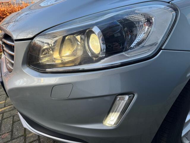 Volvo XC60 2.0 D4 Momentum 190pk + Leder + 18inch Lmv + Xenon -Nette staat