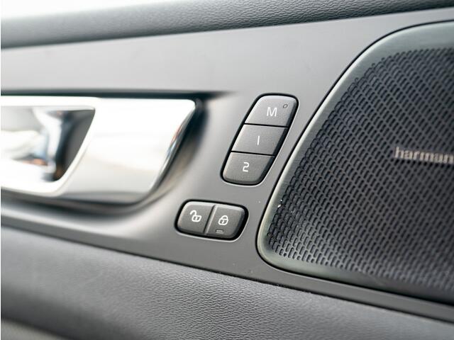 Volvo XC60 2.0 Recharge T6 AWD Plus Dark LongRange | Harman/Kardon | Trekhaak wegkl. | Panodak | HeadUp | Prijs Rijklaar!!