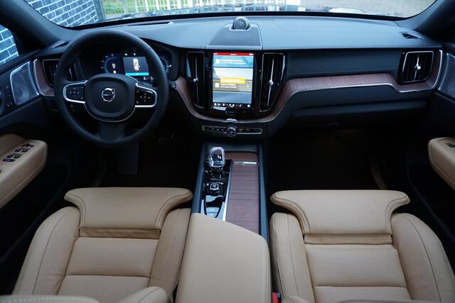 Volvo XC60 2.0 Recharge T8 AWD Ultra Dark | Luchtvering | Bowers & Wilkins | Massage | Stoel koeling | Stoel + Stuur verwarming | Panorama Schuifdak |