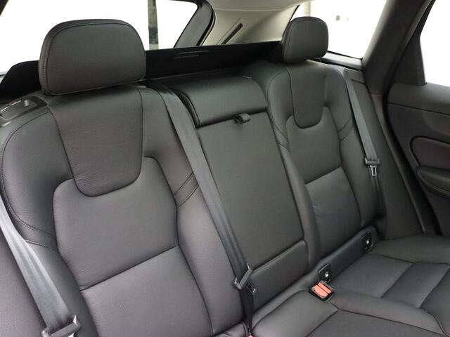 Volvo XC60 T6 350pk AWD Inscription / Long range / H&K Audio / Leder / Panoramadak / FULL-LED / Stoel + Stuurw. Verwarming / Elektr. Bestuurdersstoel / 360 Camera / Trekhaak / 19'' / ACC / Draadloze oplader /