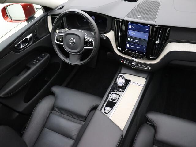 Volvo XC60 T6 350pk AWD Inscription / Long range / H&K Audio / Leder / Panoramadak / FULL-LED / Stoel + Stuurw. Verwarming / Elektr. Bestuurdersstoel / 360 Camera / Trekhaak / 19'' / ACC / Draadloze oplader /