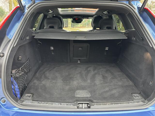 Volvo XC60 T6 Recharge 340pk AWD R-Design B&W Massage Head-Up