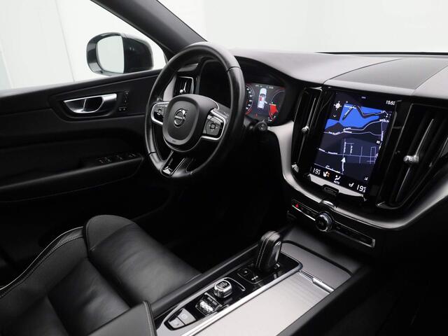 Volvo XC60 2.0 Recharge T6 AWD R-Design | PANO | ADAPTIVE | STOEL- EN STUURVERW. | ELEK. TREKHAAK