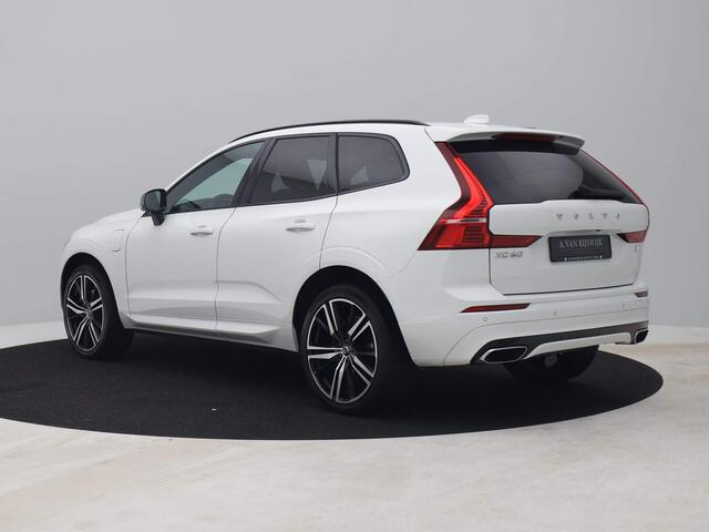 Volvo XC60 2.0 Recharge T6 AWD R-Design | PANO | ADAPTIVE | STOEL- EN STUURVERW. | ELEK. TREKHAAK