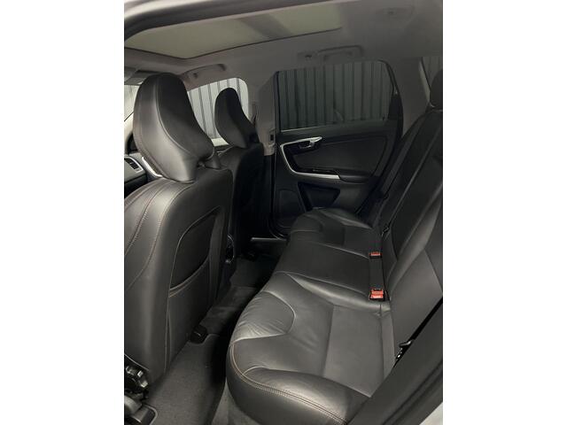 Volvo XC60 2.0 T6 FWD Summum Panoramadak!