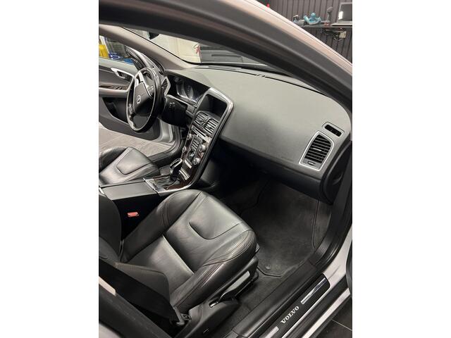 Volvo XC60 2.0 T6 FWD Summum Panoramadak!