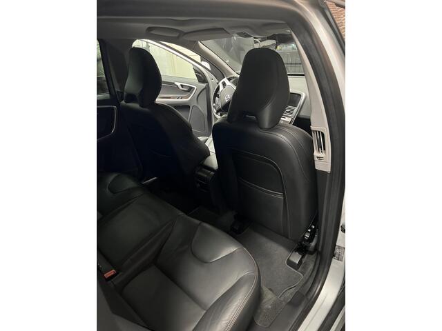 Volvo XC60 2.0 T6 FWD Summum Panoramadak!