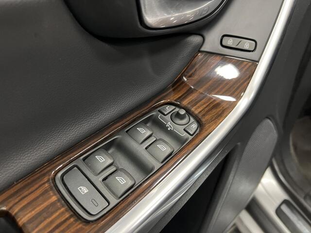 Volvo XC60 2.0 T6 FWD Summum Panoramadak!