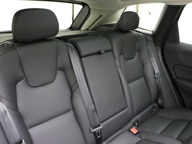 Volvo XC60 B4 Plus Dark / 360 Camera / H&K Audio / Panoramadak / Adapt. Cruise / Elektr. Stoelen