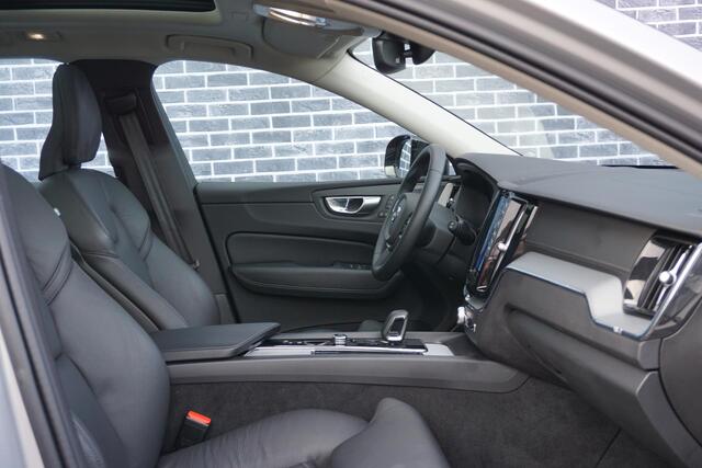 Volvo XC60 2.0 T6 Plug-in hybrid AWD Ultimate Dark