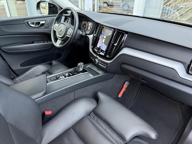 Volvo XC60 2.0 B5 Momentum Exclusive |Pano|Carplay|Leer|HUD|El.Trekhaak|19"R-Design|Harman/Kardon|
