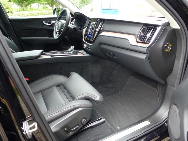 Volvo XC60 Recharge T6 AWD Ultimate Dark |Luchtvering|Massage|