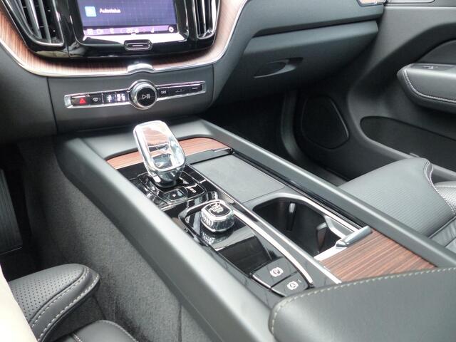 Volvo XC60 Recharge T6 AWD Ultimate Dark |Luchtvering|Massage|