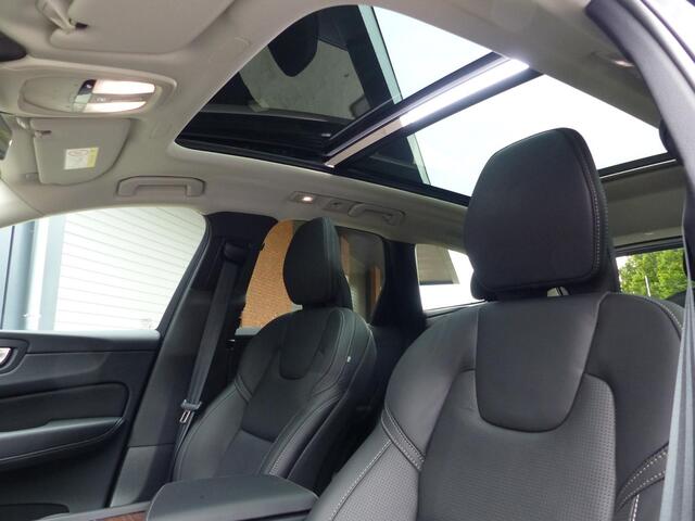 Volvo XC60 Recharge T6 AWD Ultimate Dark |Luchtvering|Massage|