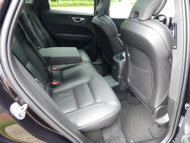 Volvo XC60 Recharge T6 AWD Ultimate Dark |Luchtvering|Massage|