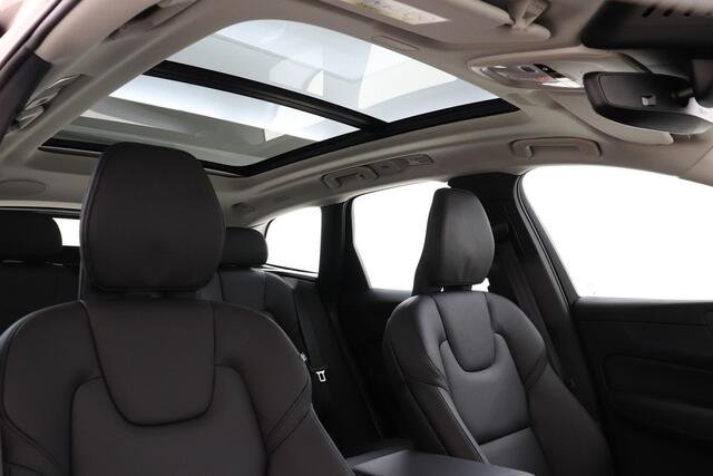 Volvo XC60 T6 PLUG-IN HYBRID AWD ULTIMATE DARK -PANO.DAK|HEAD-UP DISP.|360°CAM|TREKHAAK|HK-AUDIO