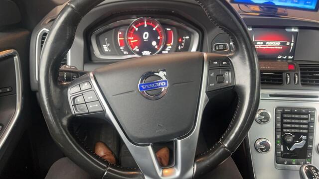 Volvo XC60 2.4 D4 R-Design