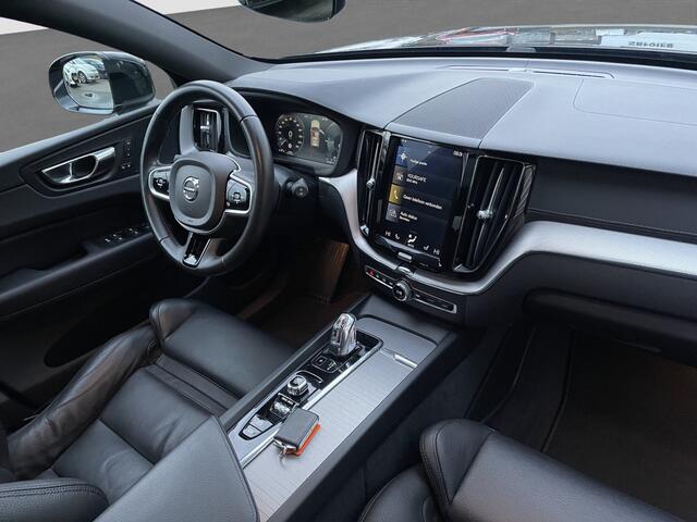 Volvo XC60 2.0 T8 Twin Engine AWD Inscription | Trekhaak | Pano | Stoel verw.