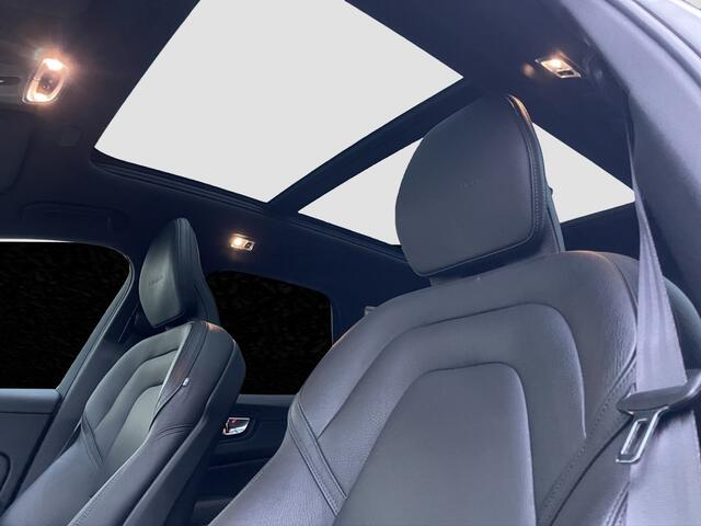 Volvo XC60 2.0 T8 Twin Engine AWD Inscription | Trekhaak | Pano | Stoel verw.