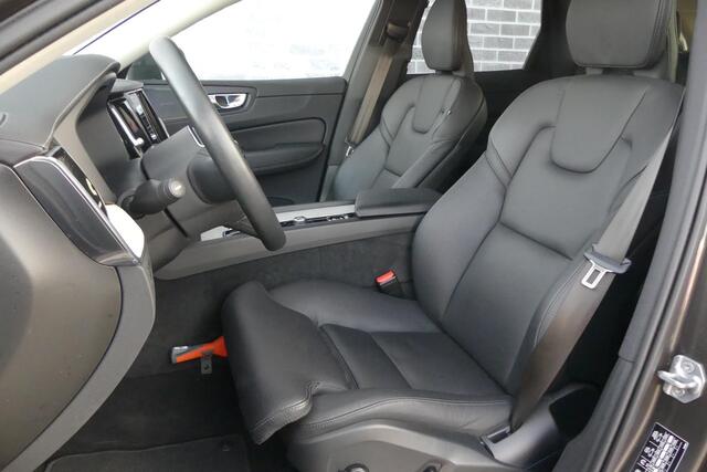 Volvo XC60 T8 Recharge AWD Inscription | Parkeerverwarming | Adaptive Cruise control | Harman Kardon audio | Elektr. Panoramadak | Trekhaak | Stoel-/stuurverwarming