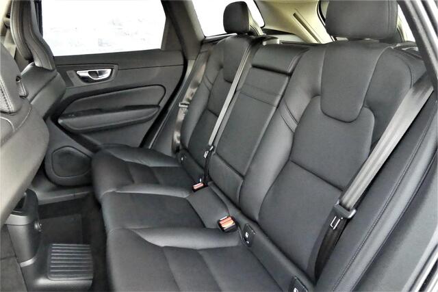 Volvo XC60 T8 Recharge AWD Inscription | Parkeerverwarming | Adaptive Cruise control | Harman Kardon audio | Elektr. Panoramadak | Trekhaak | Stoel-/stuurverwarming