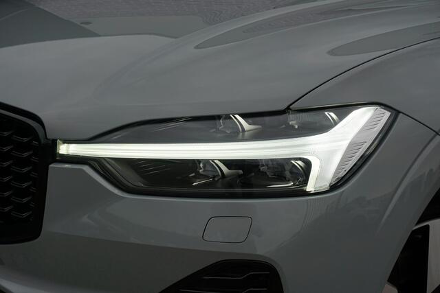 Volvo XC60 2.0 T6 Plug-in hybrid AWD Ultimate Dark | ¤ 83.000 NIEUW | Massage | Stoel + Stuur verwarming | Stoel koeling | HUD | Harman/Kardon | Zitting verhogers |
