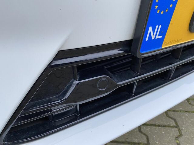 Volvo XC60 2.0 T6 Plug-in hybrid AWD Inscription Wegklapbaar Trekhaak & Leder & Camera , Panodak . Sportstoelen