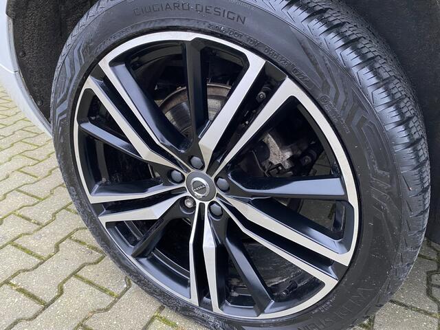 Volvo XC60 2.0 T6 Plug-in hybrid AWD Inscription Wegklapbaar Trekhaak & Leder & Camera , Panodak . Sportstoelen