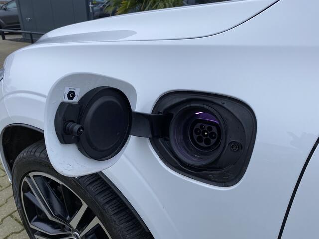 Volvo XC60 2.0 T6 Plug-in hybrid AWD Inscription Wegklapbaar Trekhaak & Leder & Camera , Panodak . Sportstoelen