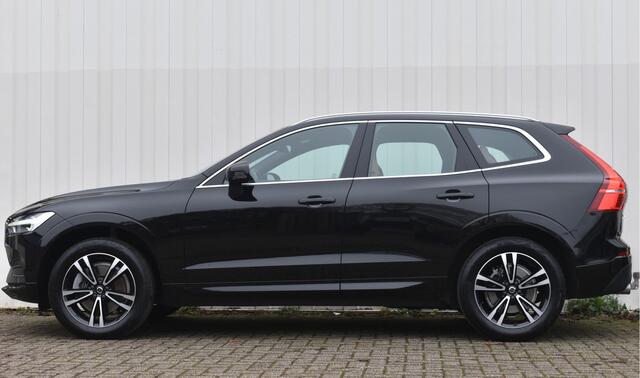 Volvo XC60 2.0 B5 Momentum Pro | Trekhaak | Blis | Camera achter | Sensoren voor&achter |