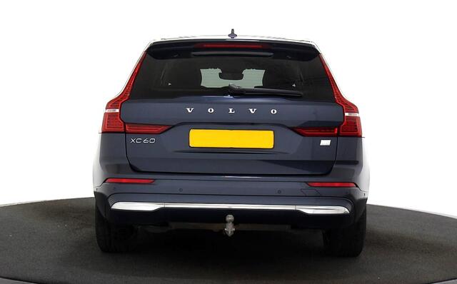 Volvo XC60 2.0 T8 AWD 287kW/390pk Aut8 AWD Inscription Exclusive Facelift! LUCHTVERING + HARMAN/KARDON + PANORAMADAK + CRUISE + HEAD-UP + EL.TREKHAAK + STOEL-&STUURVERWARMING + 360 CAMERA + PD-GLASS + KEYLESS ENTRY&GO + PARKSENSOREN + 19" LM-VELGEN!!