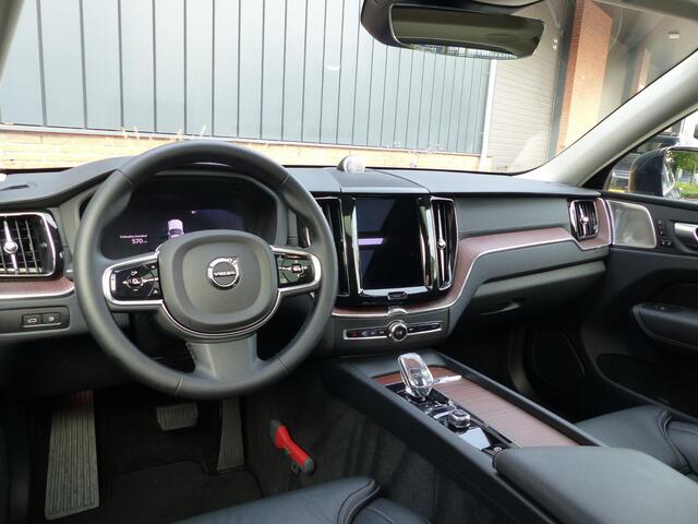 Volvo XC60 Recharge T6 AWD Ultimate Bright |Full Options|