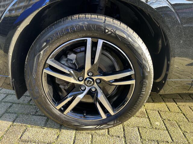 Volvo XC60 2.0 T6 Plug-in hybrid AWD R-Design 'Facelift' Luchtvering Panoramadak