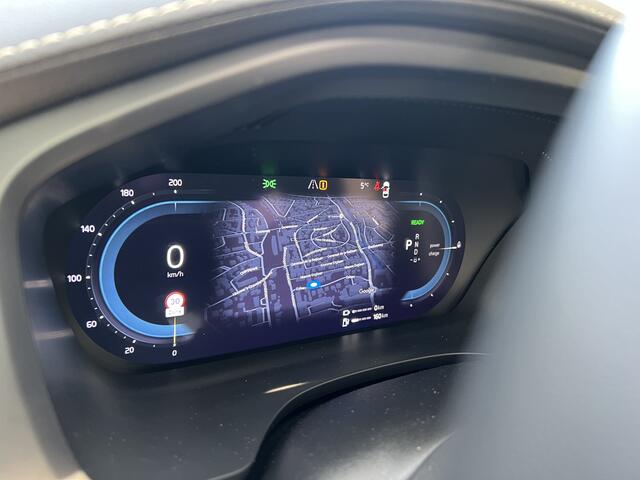 Volvo XC60 2.0 T6 Plug-in hybrid AWD R-Design 'Facelift' Luchtvering Panoramadak