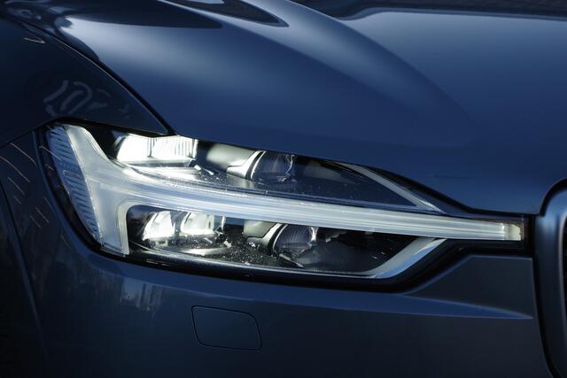 Volvo XC60 2.0 Recharge T8 390 PK AWD R-Design, Elek. Trekhaak, Panoramadak, Harman / Kardon Sound, Adap. Cruise Control, 360 Camera