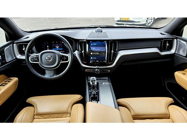 Volvo XC60 2.0 T8 AWD LR 335kW/455pk Aut8 Plug-In Hybrid Ultimate Bright LUCHTVERING + BOWERS&WILKINS + PANORAMADAK + BLIS + EL.TREKHAAK + PILOT ASSIST + ADAPT.CRUISE + STOELVERWARMING&-VENTILATIE + 360 CAMERA + STUURVERWARMING + PARKSENSOREN + 20" LM-VELGEN!!