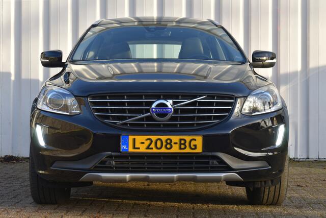 Volvo XC60 D4 191pk Automaat Summum | Trekhaak | Sensoren achter&camera | Stoelverwarming |