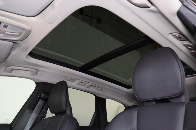Volvo XC60 Recharge T8 AWD Plus Dark - Panorama/schuifdak - IntelliSafe Assist & Surround - 360° Camera - Harman/Kardon audio - Verwarmde voorstoelen, stuur & achterbank - Parkeersensoren voor & achter - Elektr. bedienb. voorstoelen met geheugen - Draadloze tel. lad