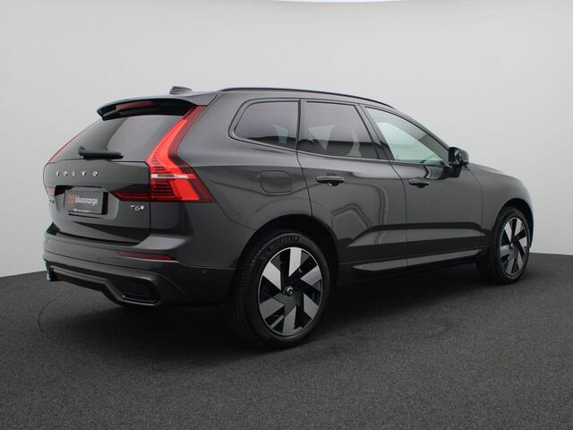 Volvo XC60 2.0 T6 Plug-in hybrid AWD Plus Dark 350PK Aut. Pano-Schuifdak, Head-Up Display, Keyless, Memory Stoel, 360gr. Camera, Full LED-Verlichting, Harman Kardon, Side Assist, Adaptieve Cruise Controle, 20" LM Velgen